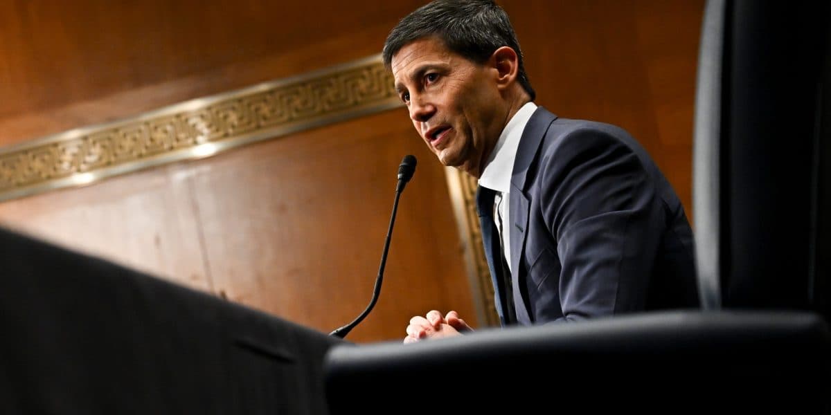 Fed's New Direction: What Warsh Means for Charlotte Banks