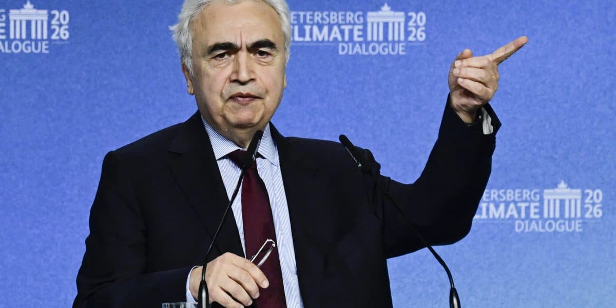 Global Oil Crisis Poses Risk to Energy Markets and Local Supply Chains