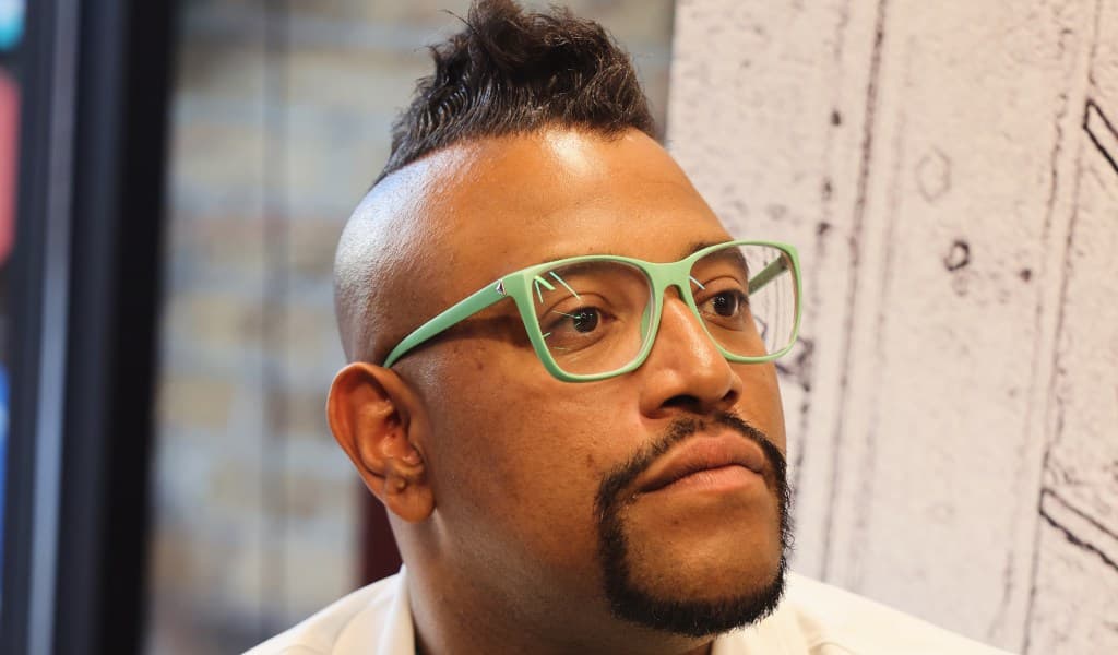 Low-Overhead Business Model Powers Charlotte Entrepreneur's Six-Figure Growth