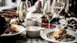 Discount Retailers and Restaurants Lead Store Expansion Despite Retail Headwinds