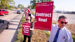United Airlines Workers Win Major Contract Gains in Union Deal