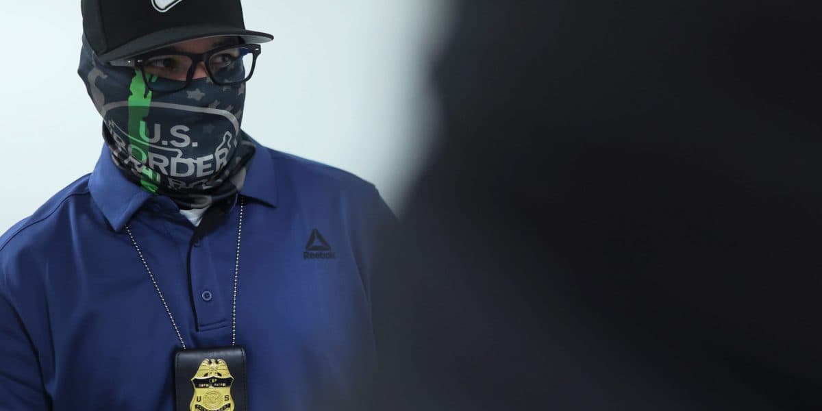 Federal Agency Pursues AI Smart Glasses for Immigration Enforcement