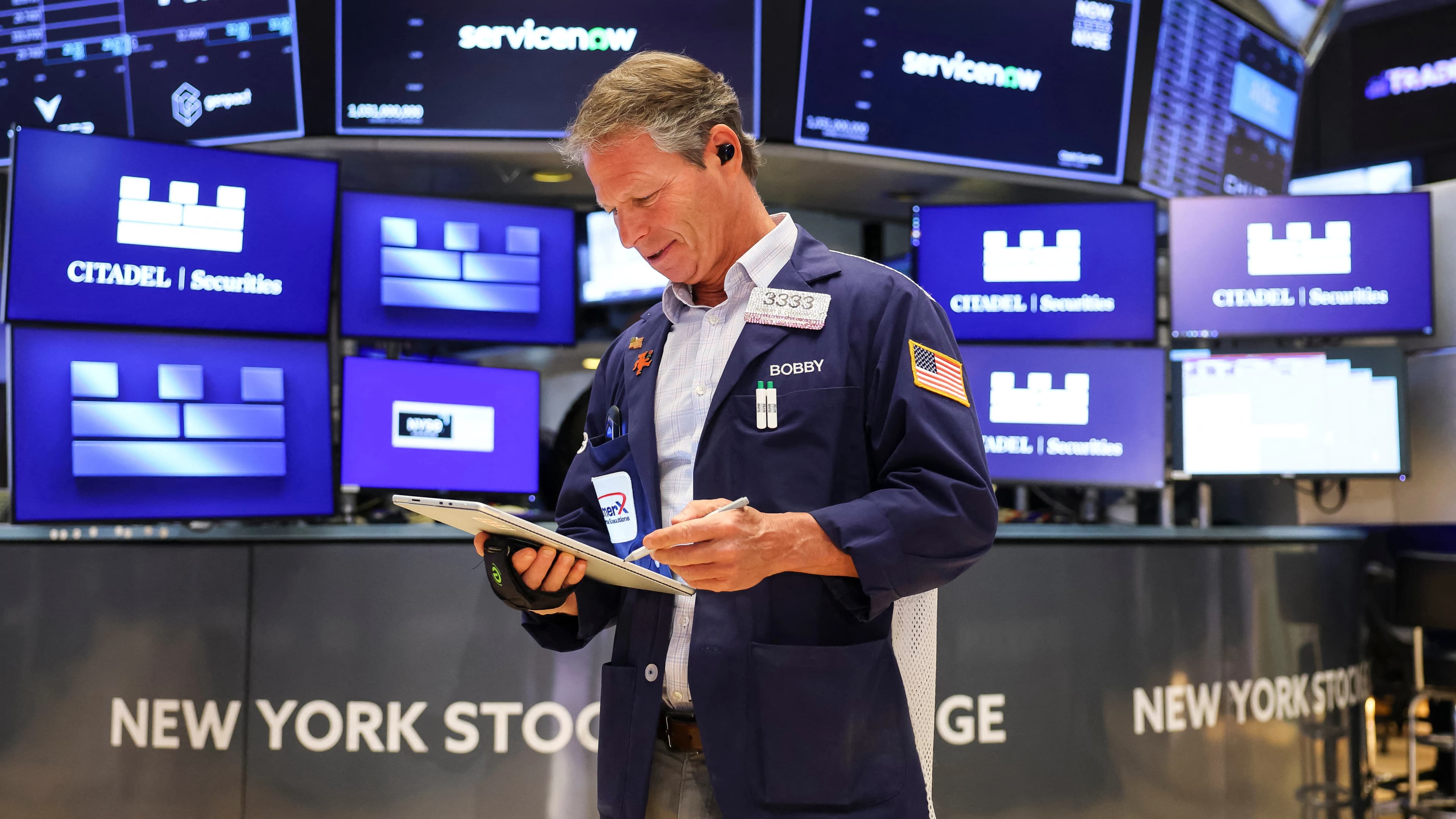 Tech Stock Valuations Cool as AI Earnings Meet Expectations