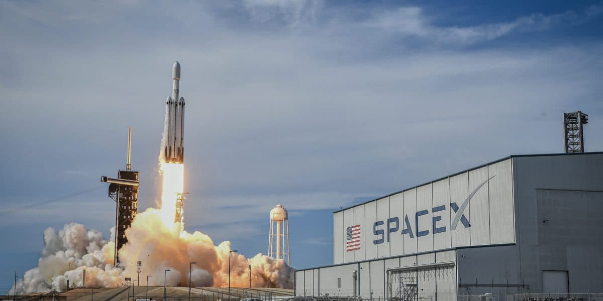 SpaceX Poised for Public Market Debut This Month