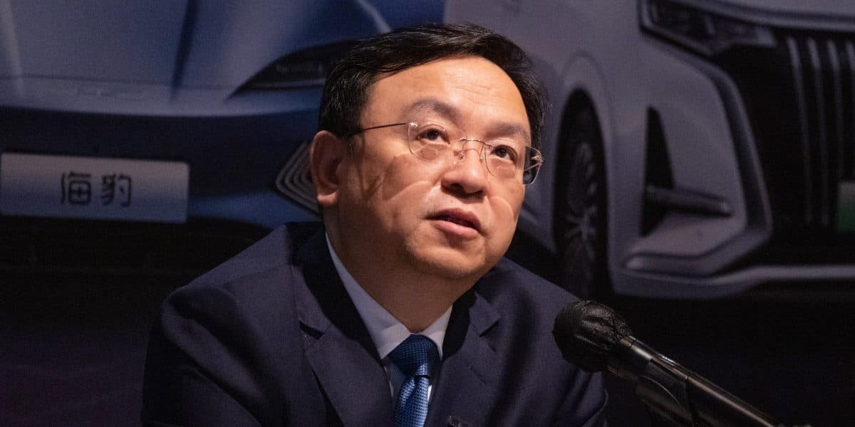 Chinese EV Makers Gain Ground as Detroit Hesitates