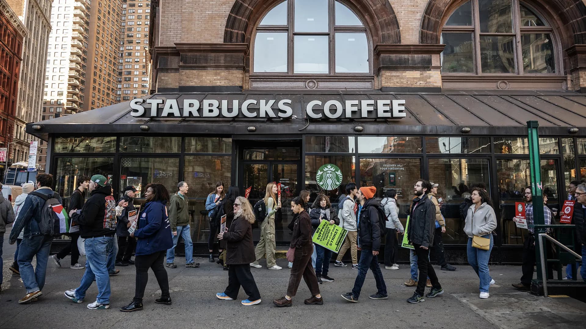 UN Rights Group Targets Starbucks Over Union Intimidation Claims
