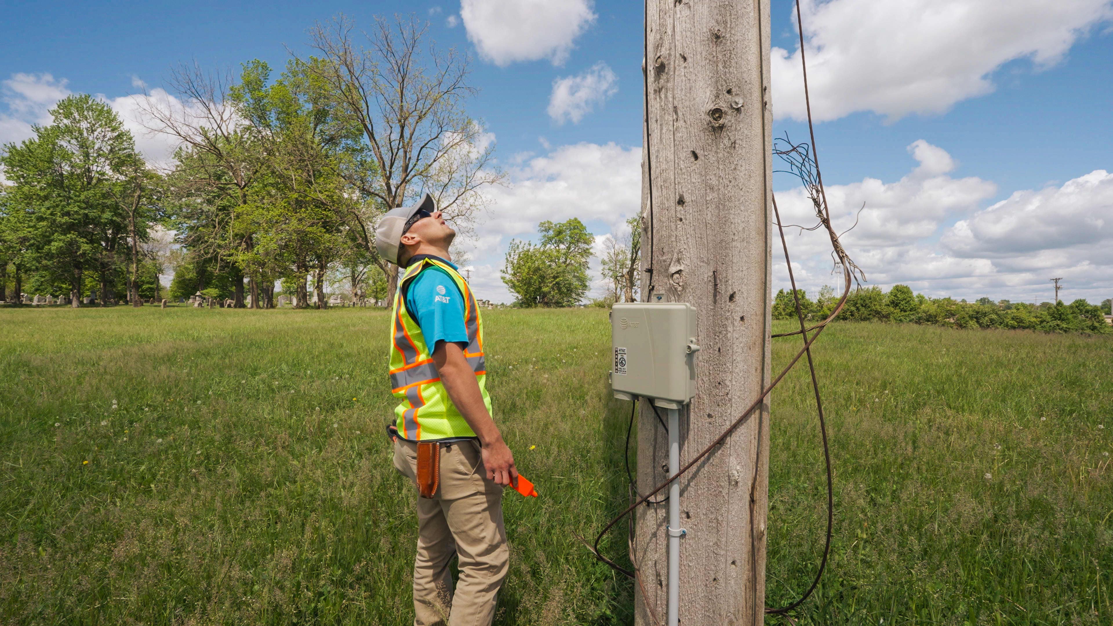 AI Is Reshaping Job Market: Blue-Collar Workers Gain Ground