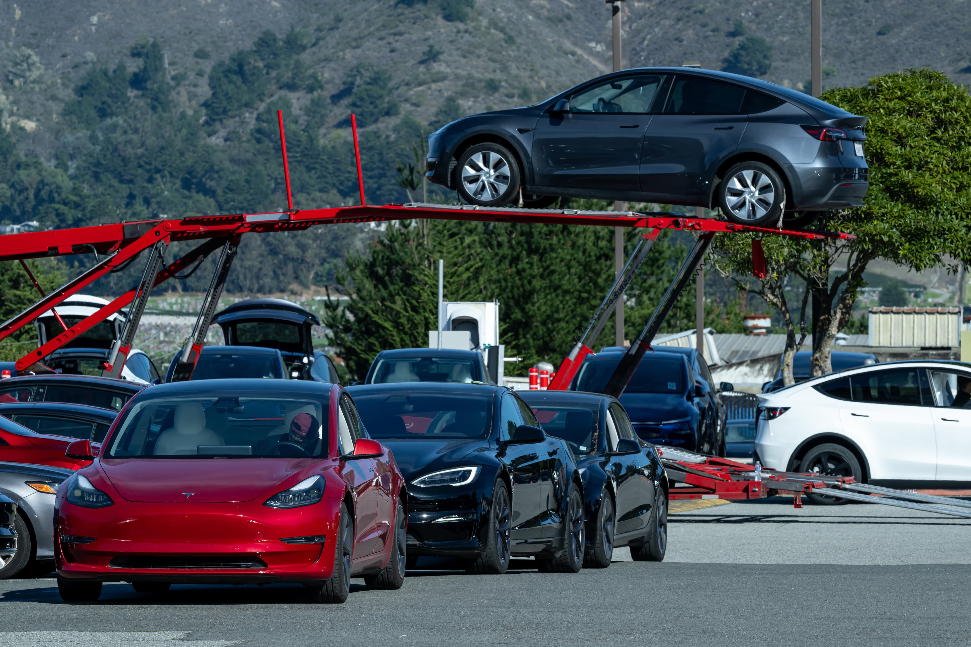 EV Adoption Accelerates in Charlotte Region as Gas Prices, Tech Drive Shift