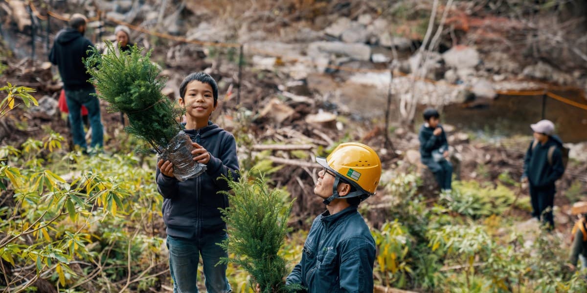 Asian Investors Step Up as Western Climate Funding Recedes