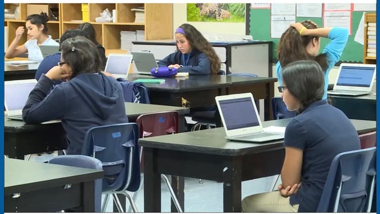 CMS Extends I-Ready Contract Amid Screen Time Concerns