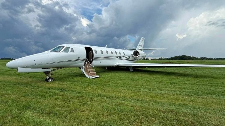 Citation Jet Safely Exits Runway During Storm at Statesville Airport
