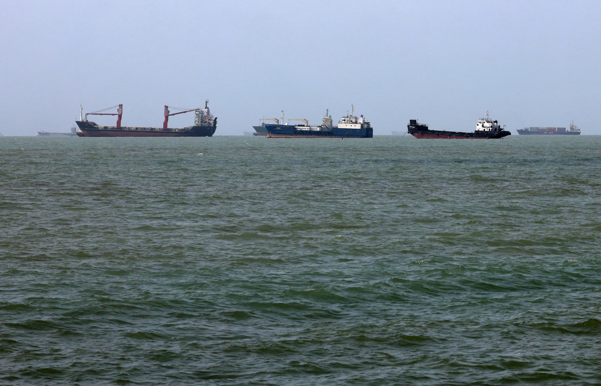 Oil Prices Climb on U.S.-Iran Strait of Hormuz Negotiations
