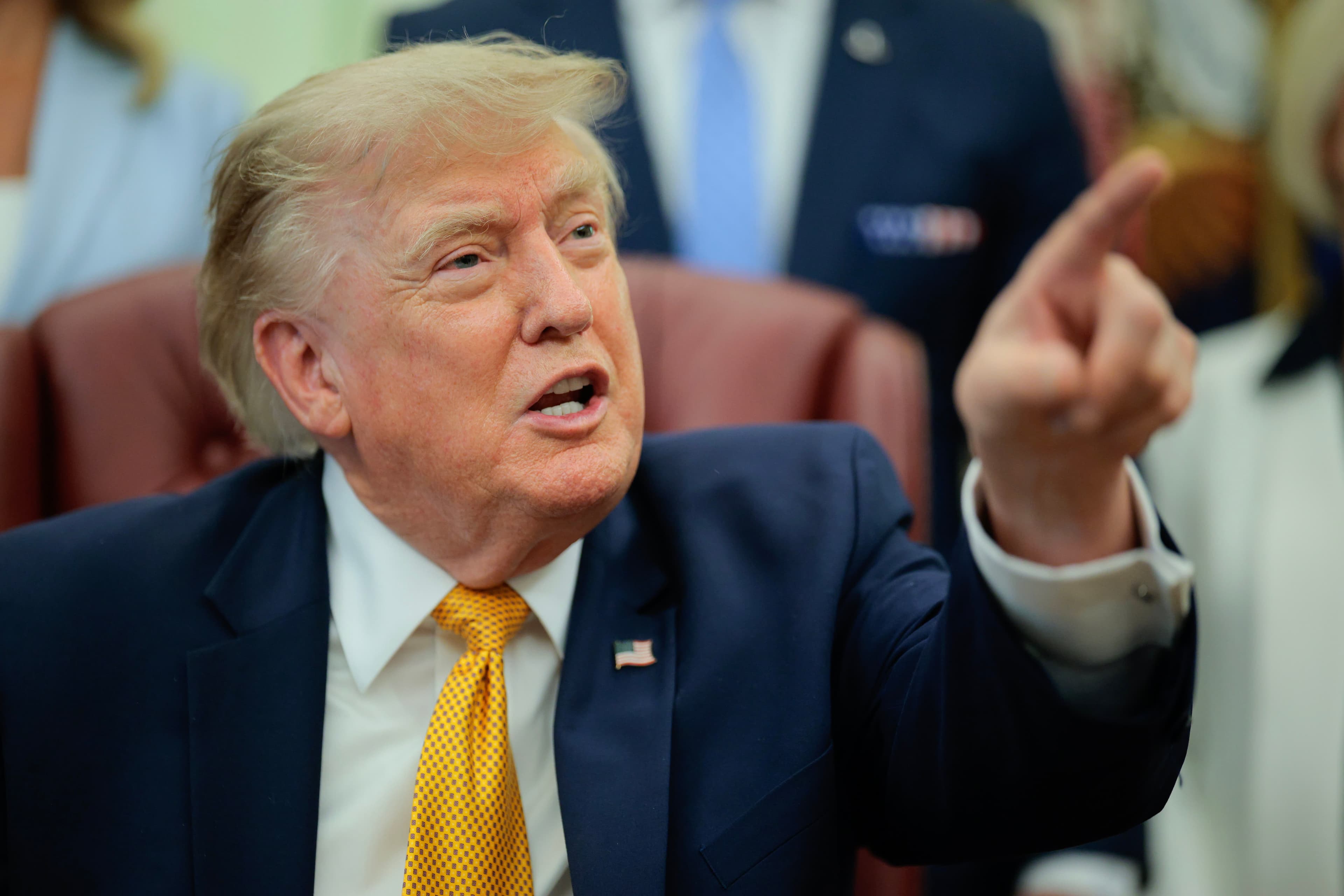 Trump Challenges Big Oil on Profit Levels Amid Political Pressure