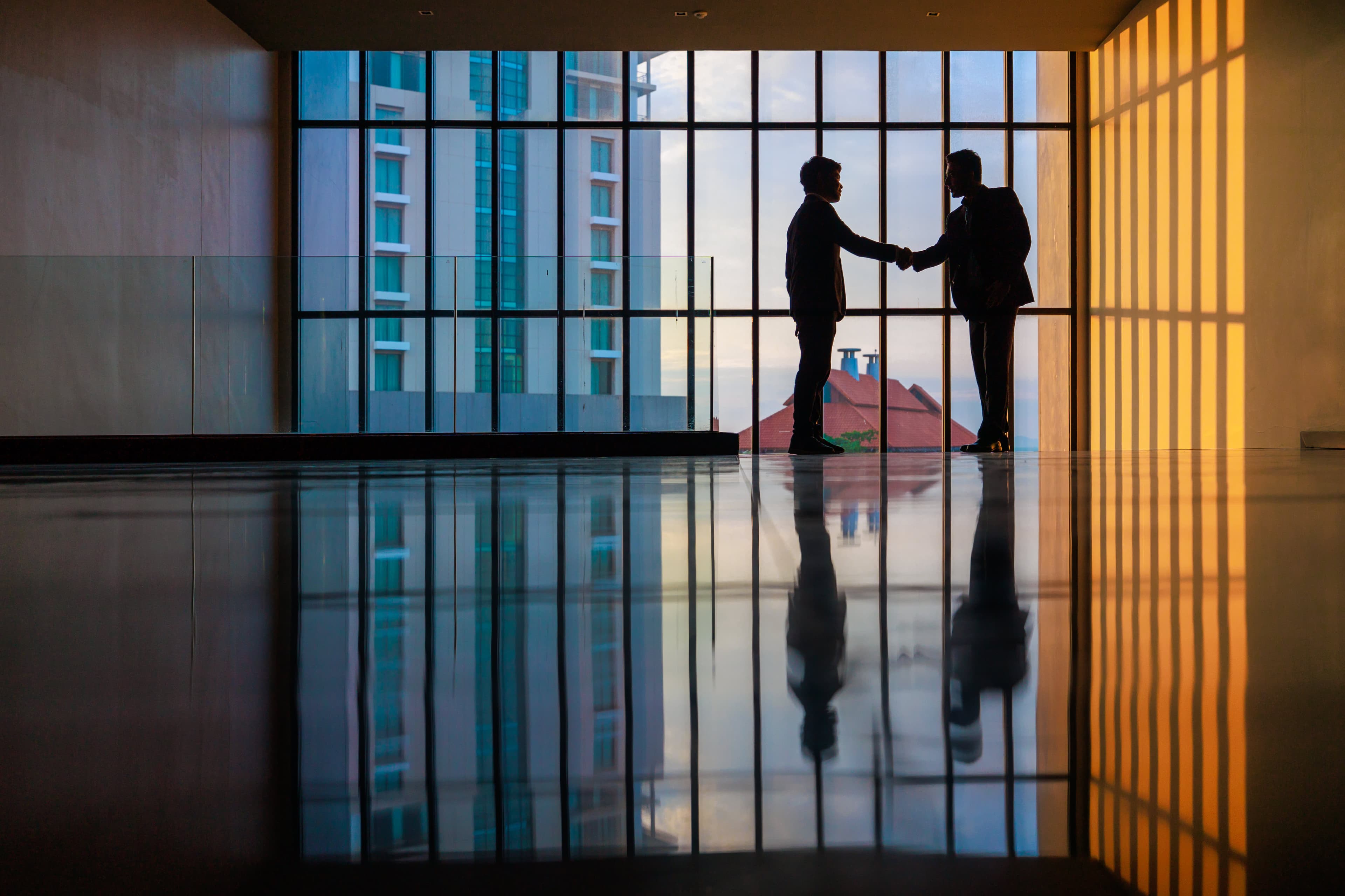 Family Offices Shift Strategy: Stocks Rise, Real Estate Declines