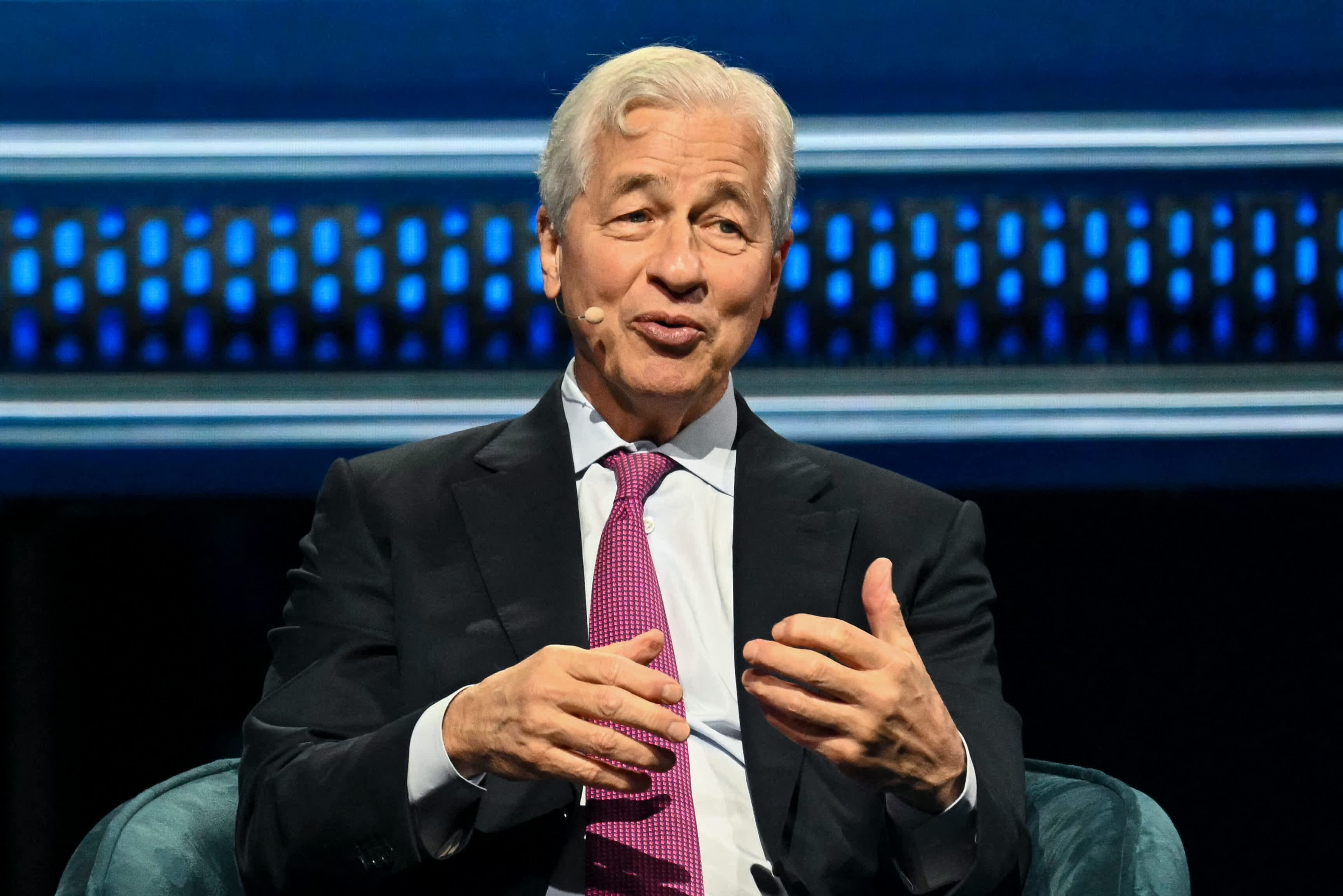 JPMorgan Chase Eyes $20B Acquisition as Banking Consolidation Looms