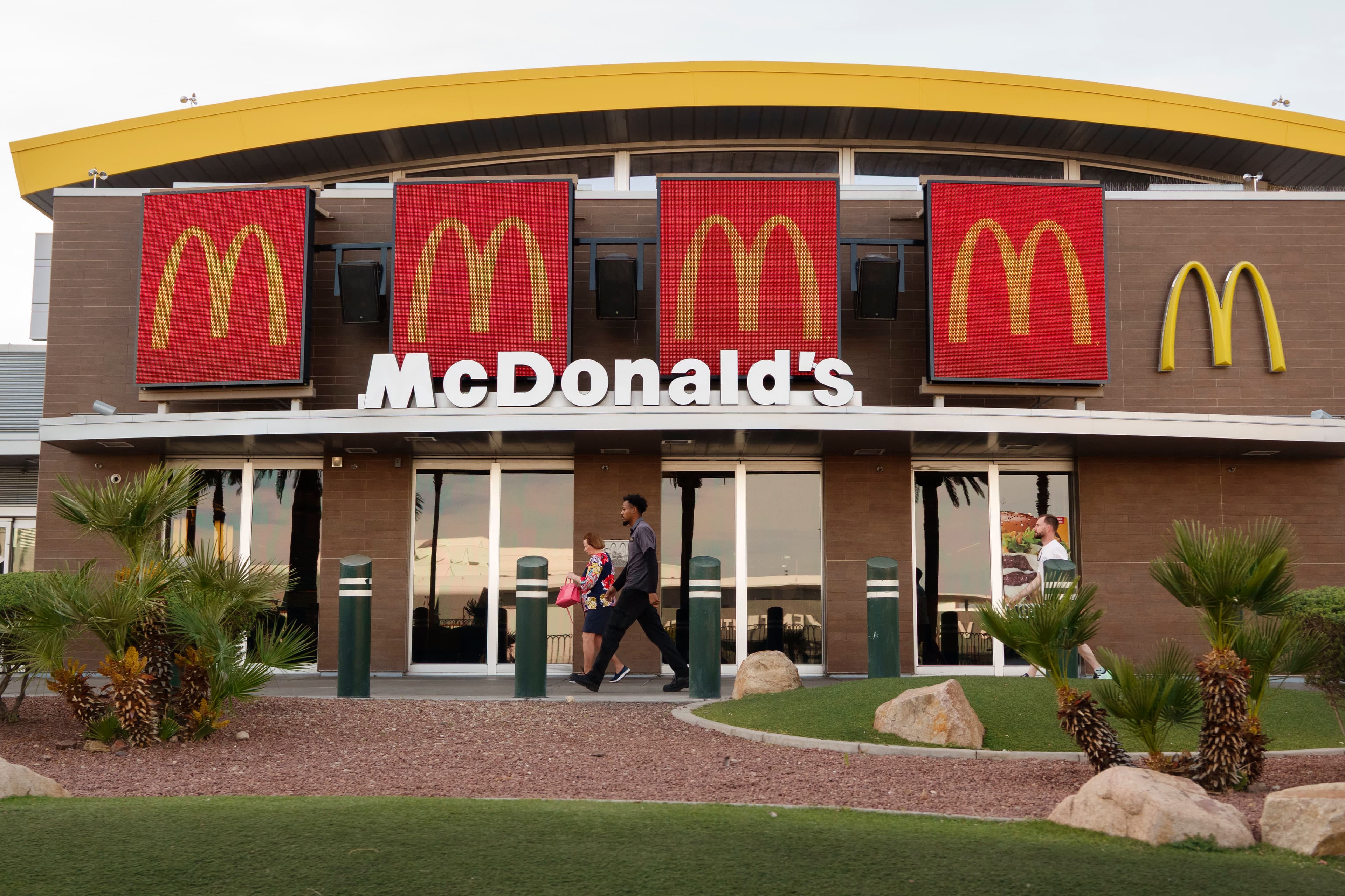 McDonald's Charts New Growth Course Amid Intensifying Restaurant Competition