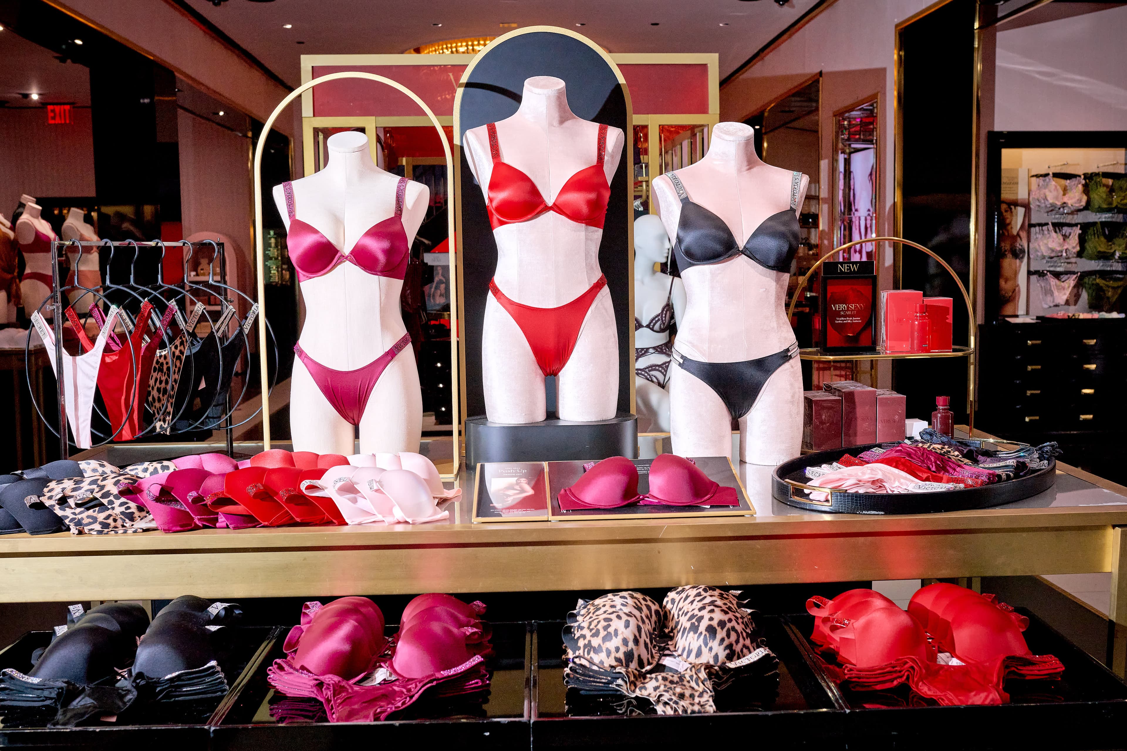 Victoria's Secret Surges on Earnings Beat, Signals Retail Recovery