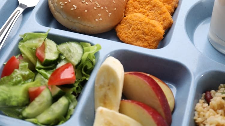 Charlotte Schools Adjust Food Services Amid Cyclospora Outbreak